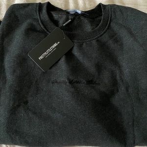 Pretty Little Thing Crewneck 💫